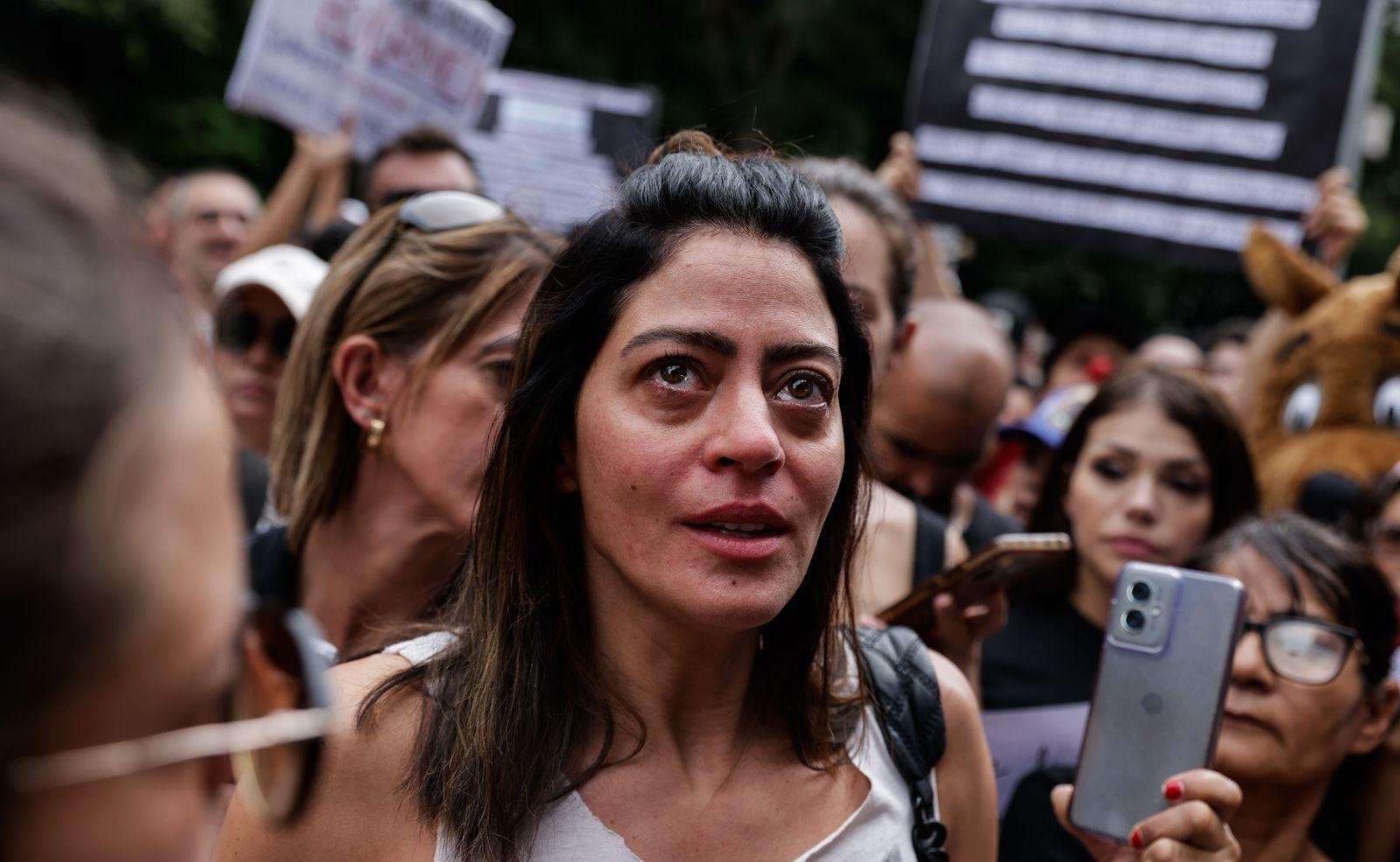 Carol Castro vai a ato em SP por justiça a cão Orelha: "Mau-caratismo"