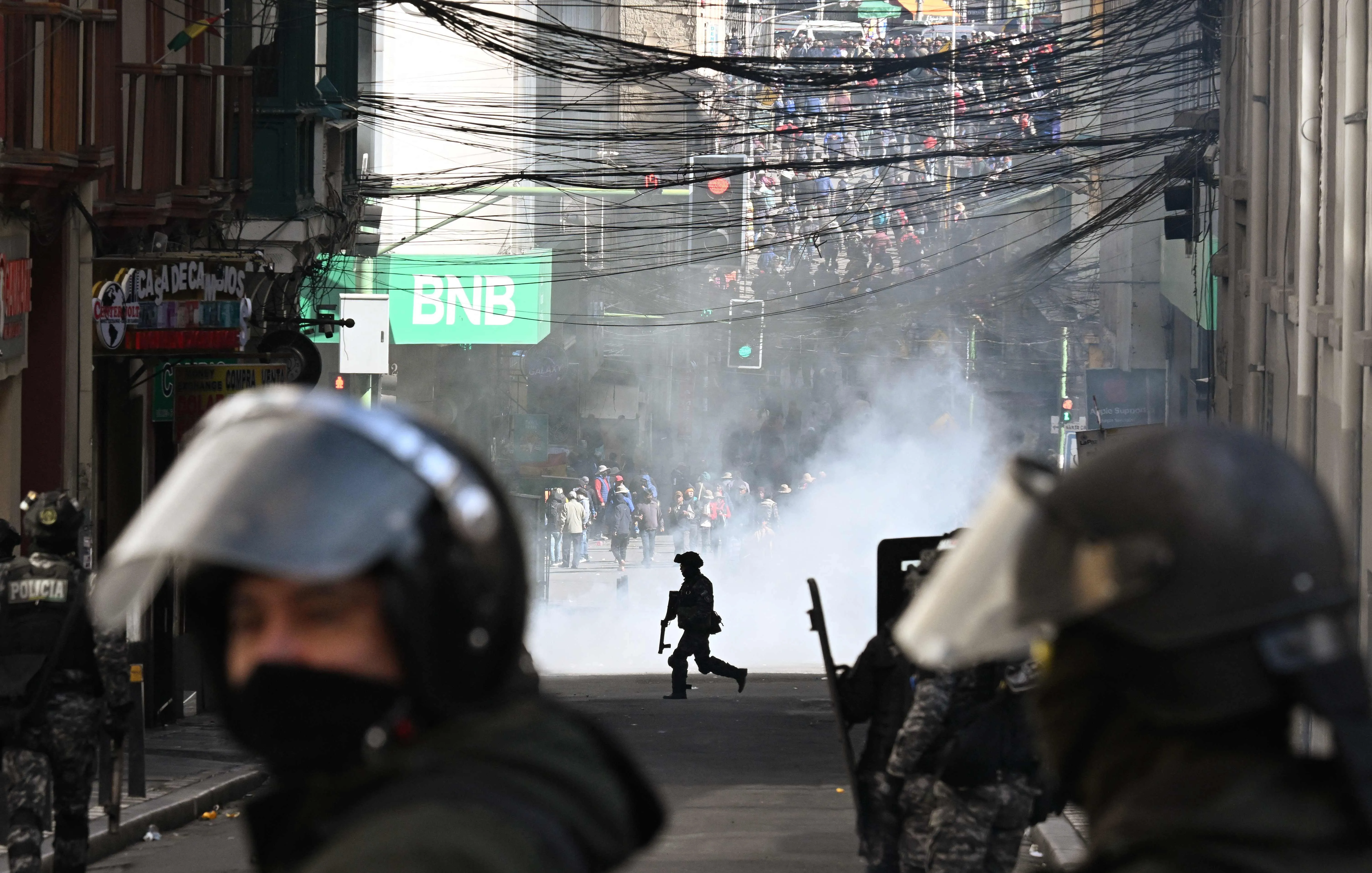 Congresso na Bolívia aprova lei que permite o uso das Forças Armadas para conter protestos
