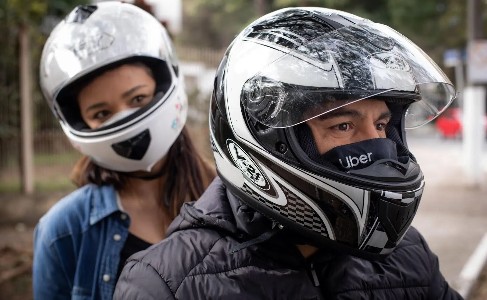 Justiça suspende decisão e volta a proibir Uber Moto na cidade de SP