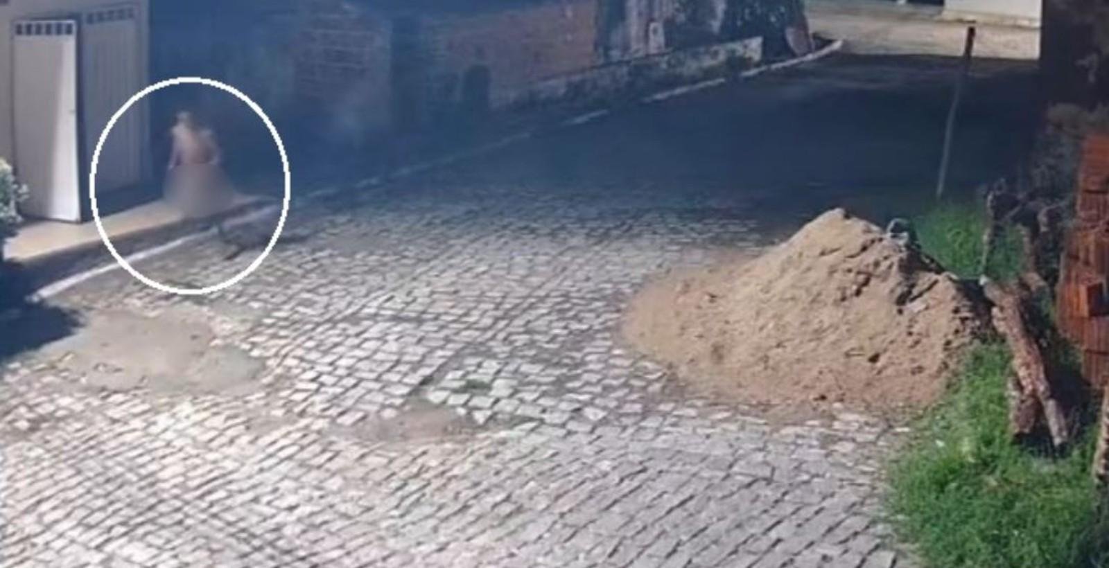 Homem invade casa e tenta estuprar mulher com deficiência auditiva | G1