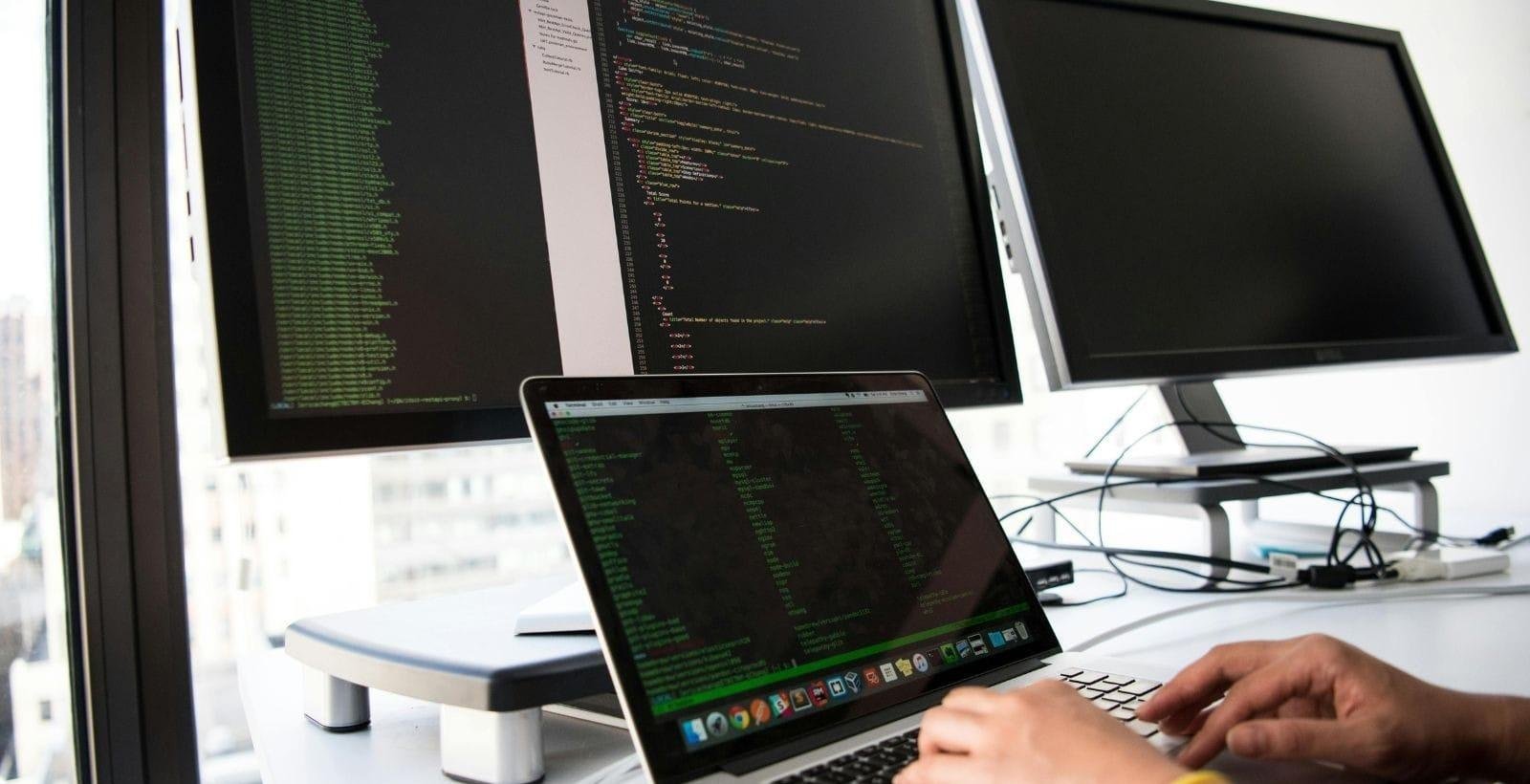 58% dos profissionais usam IA no dia a dia, mas ainda divide opiniões