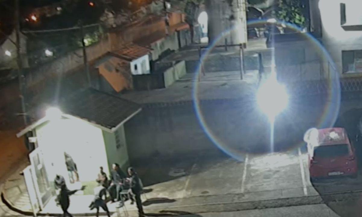 Morador que fazia vigília contra tráfico em condomínio é baleado