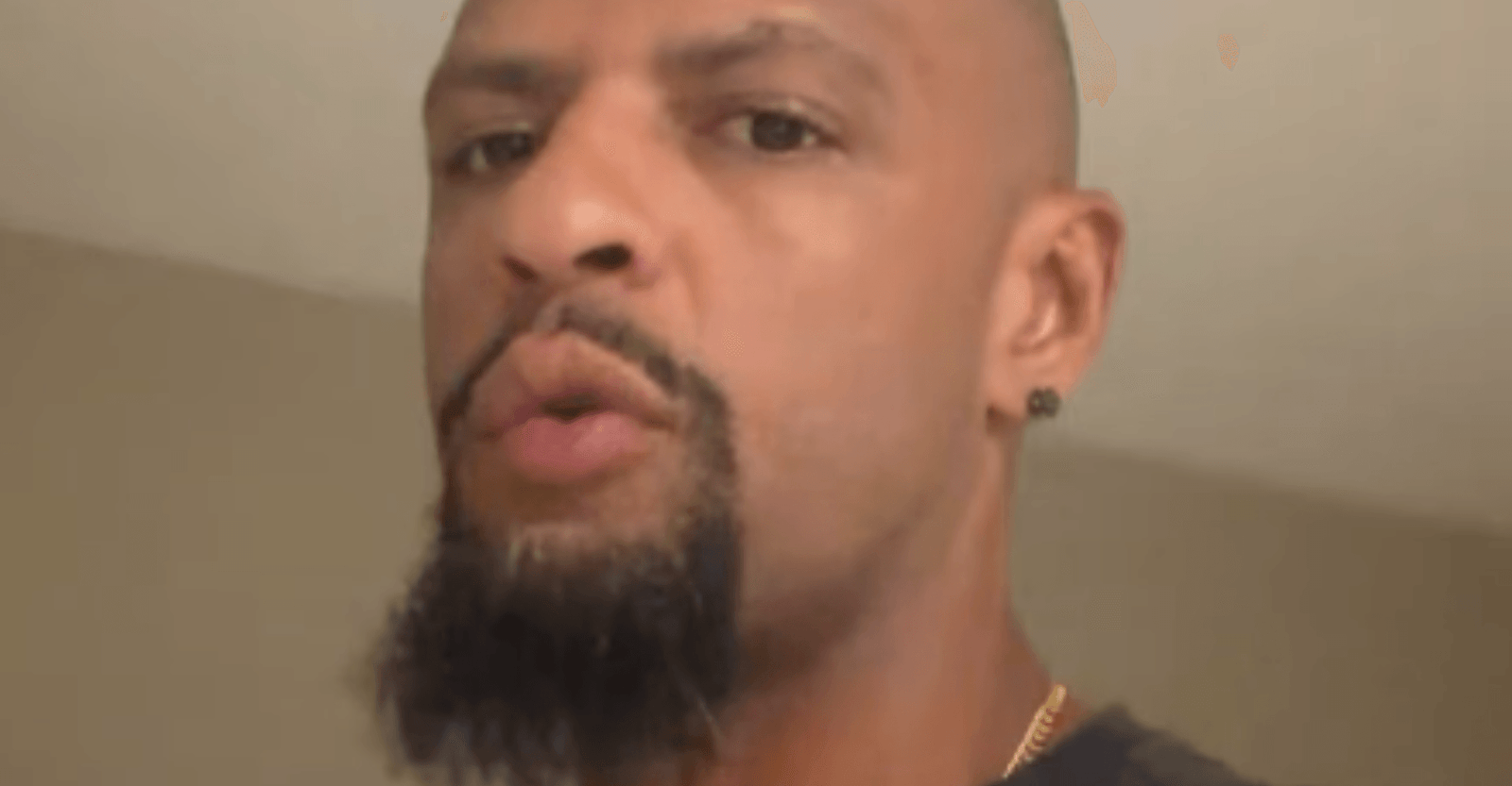 Felipe Melo se manifesta após confusão com torcedor na Supercopa