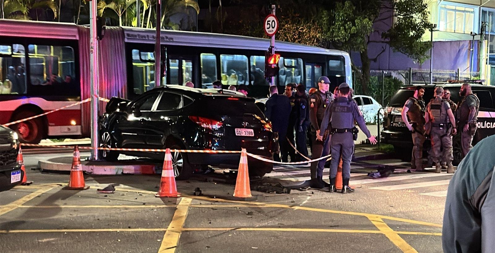 Perseguição após roubo em Cidade Jardim termina com 3 presos | G1