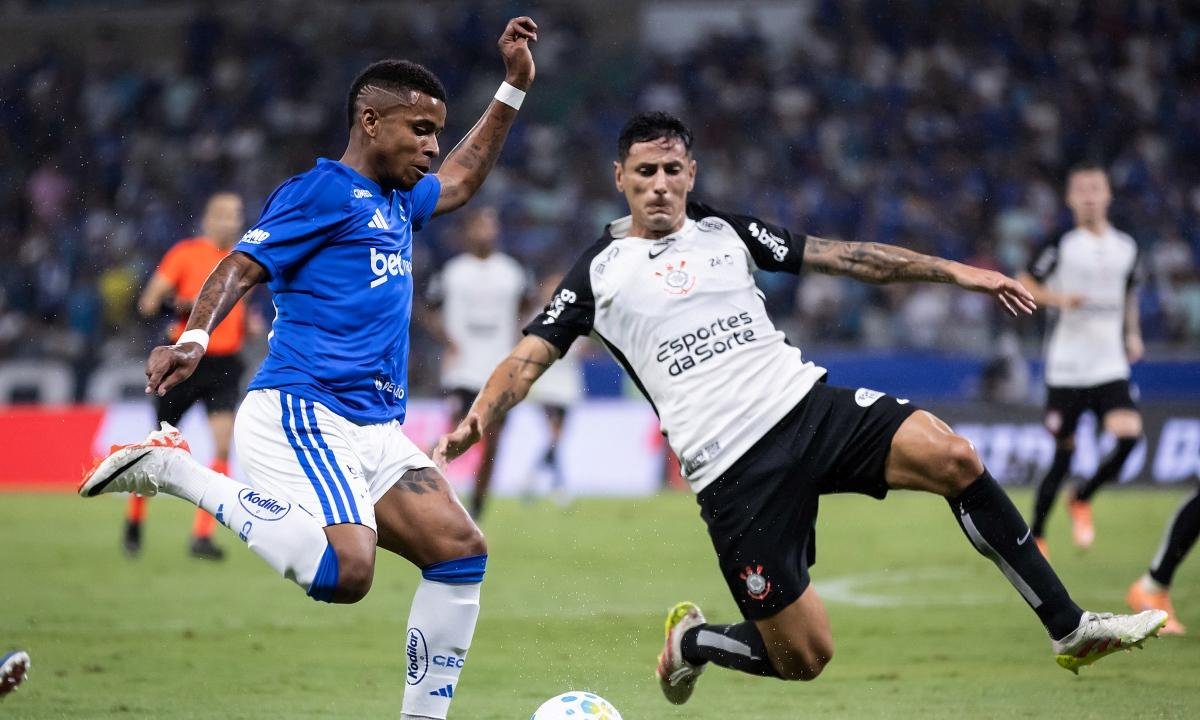 Brasileirão: Cruzeiro e Corinthians empatam em 1 x 1 no Mineirão