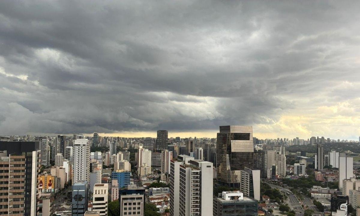 Céu encoberto e chuva? Como fica o tempo em São Paulo nesta segunda