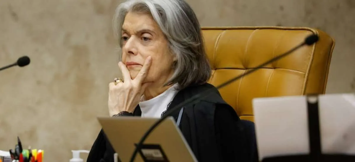 Cármen Lúcia afirma que democracia brasileira não pode sofrer interferências externas