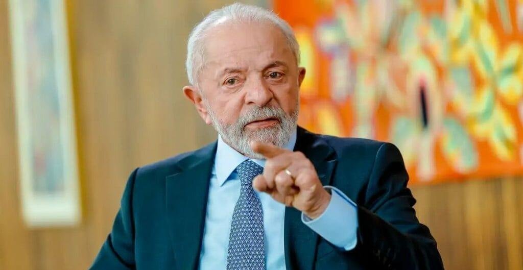 Oposição aciona Justiça para barrar desfile de Carnaval em homenagem a Lula