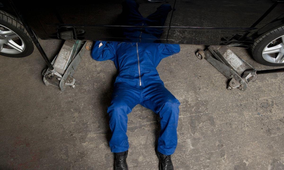 Golpe da troca de pneu em oficinas faz 80 vítimas perderem R$ 600 mil