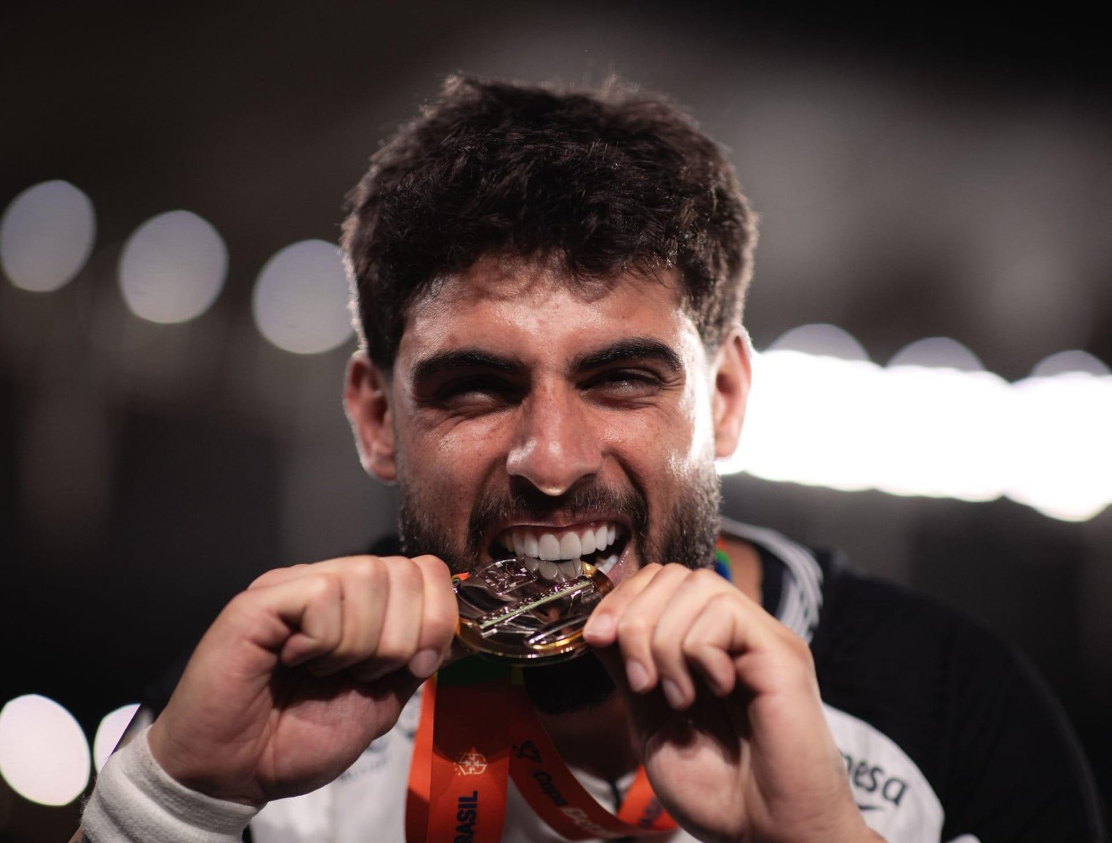 Yuri Alberto admite sonho de jogar na Europa, mas descarta saída imediata