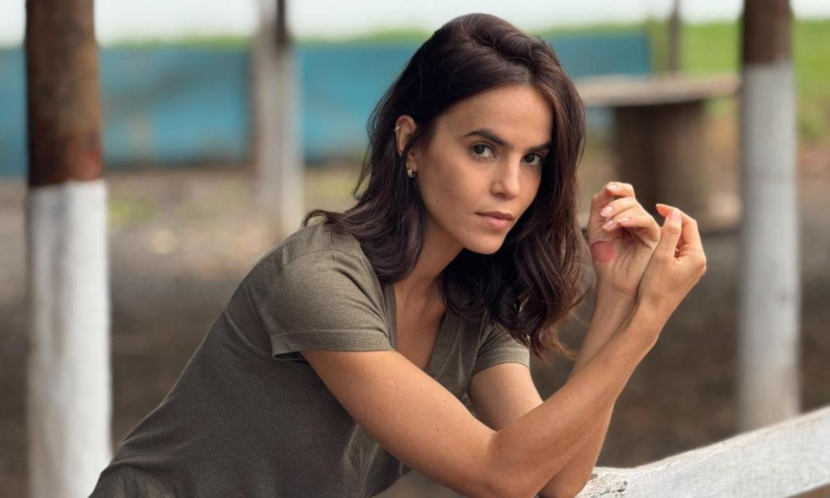 Brendha Haddad grava série que aborda temas como rejeição e abandono