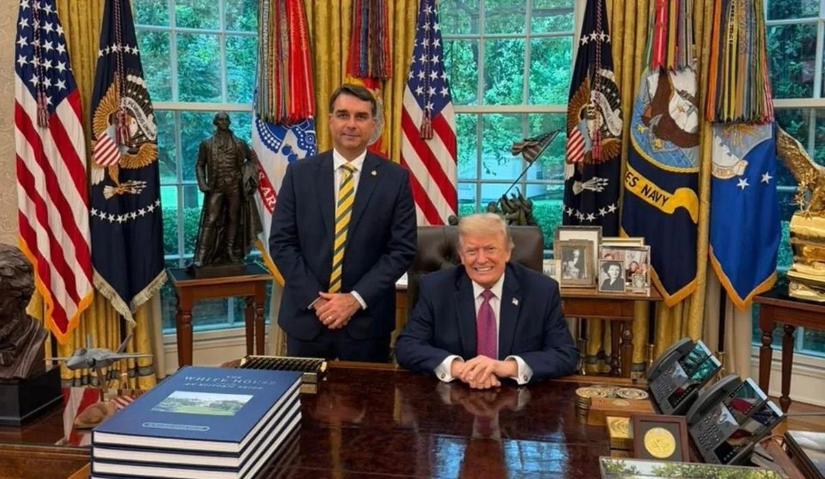 Encontro com Trump dá respiro a Flávio, mas não encerra crise