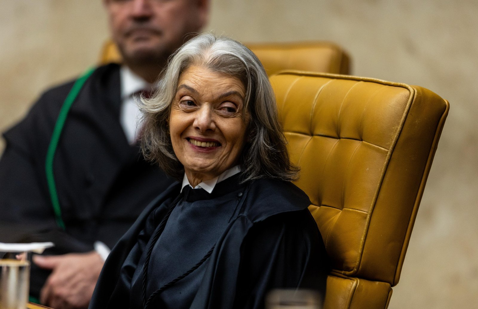 Regras anunciadas por Cármen Lúcia para juízes eleitorais são vistas como prévia do Código de Conduta do STF