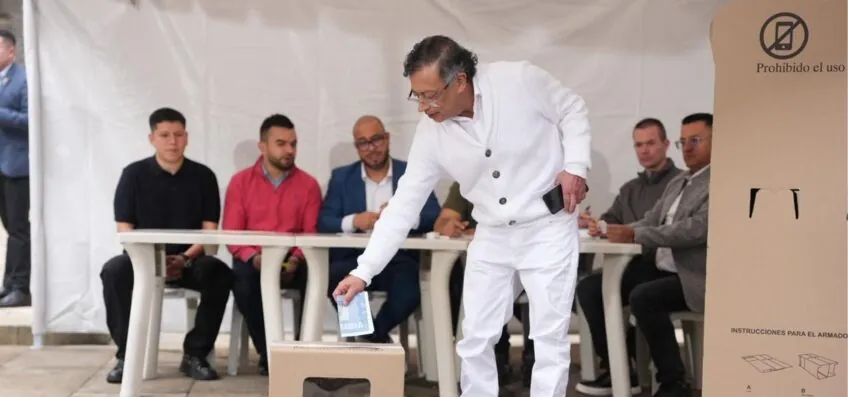 Petro diz não aceitar resultado da eleição na Colômbia