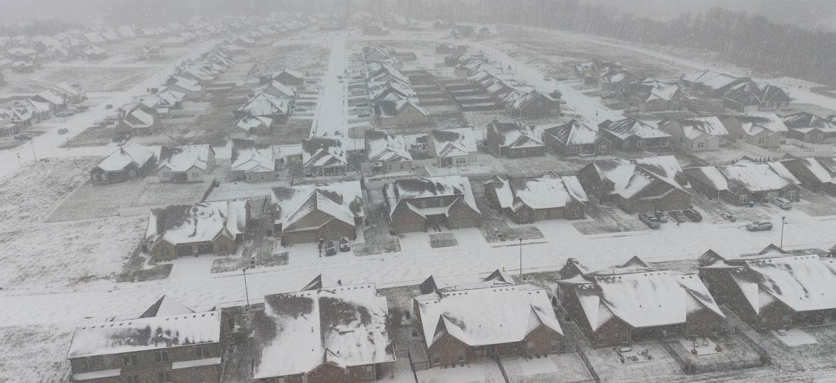 Tempestade de inverno ‘inusitamente extensa e de longa duração’ varre os EUA; veja imagens
