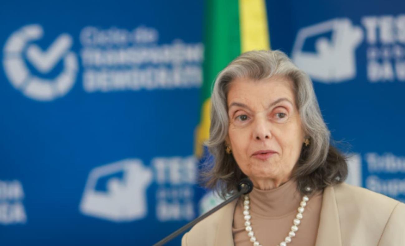 Cármen Lúcia anuncia 10 regras de conduta para magistrados dos TREs