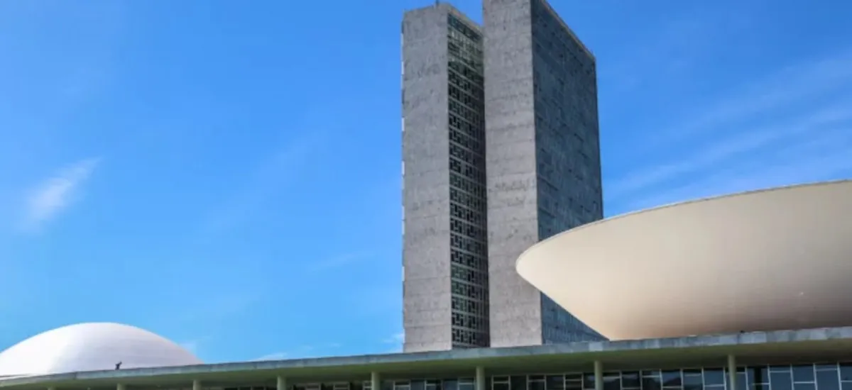 Congresso compra votos e decide em causa própria, descaradamente, em ano eleitoral
