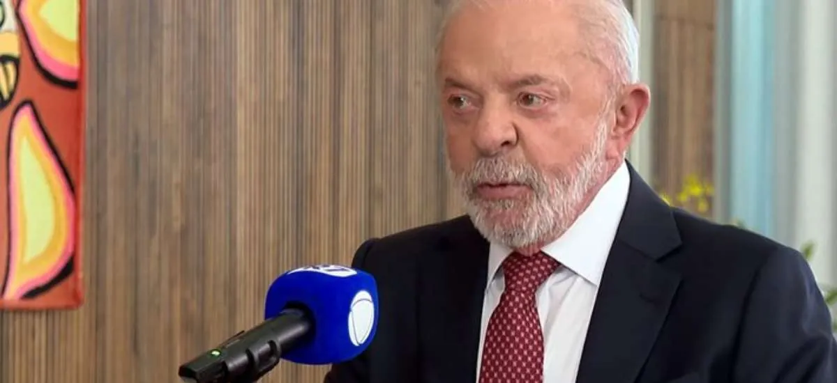 Ausente de debate, Lula diz que Lulinha 'tem de provar inocência' e detalha telefonema a Trump