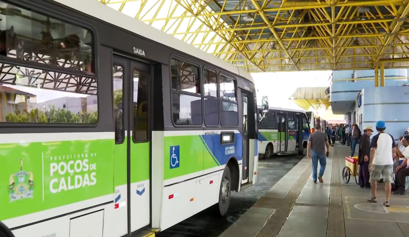 Poços de Caldas reduz tarifa de ônibus para R$ 5 após decreto que regulamenta subsídio ao transporte público | G1