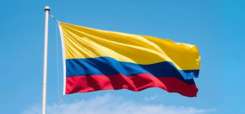Direita e esquerda disputarão 2º turno para presidente na Colômbia
