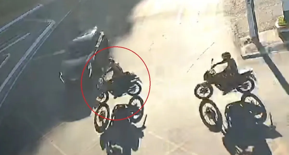VÍDEO: motociclista fica ferido após carro avançar sinal em Maceió | G1